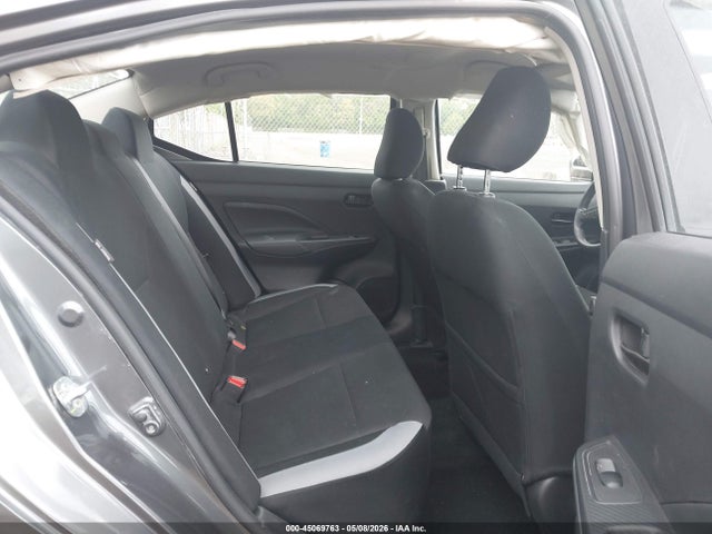 Nissan Versa 1.6 S