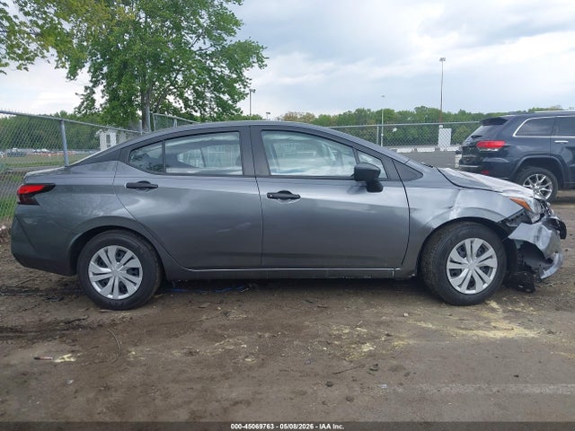 Nissan Versa 1.6 S