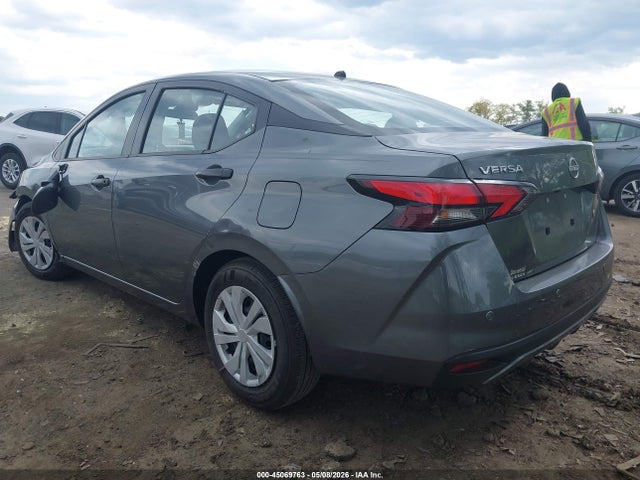 Nissan Versa 1.6 S