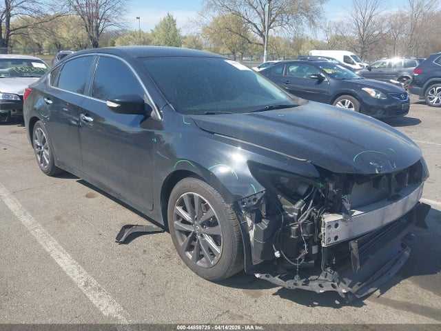 Salvage Nissan Altima Image