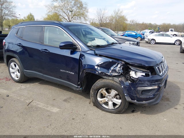 Salvage Jeep Compass Image