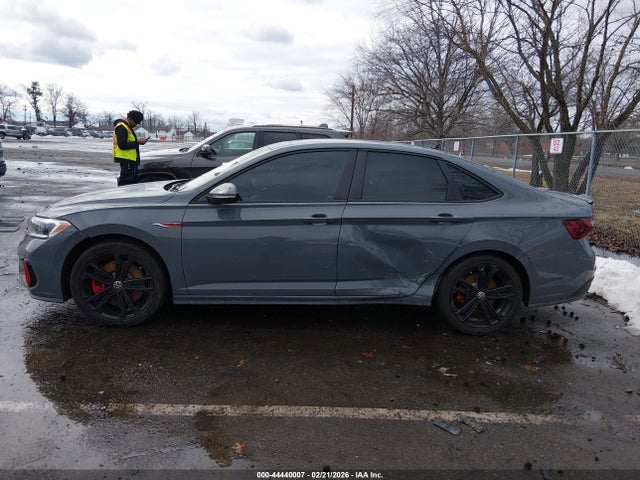 Volkswagen Jetta 2.0t Autobahn