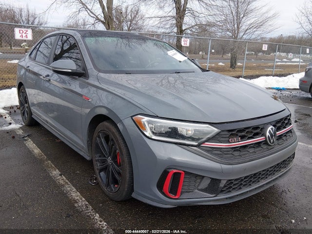 Salvage Volkswagen Jetta Image