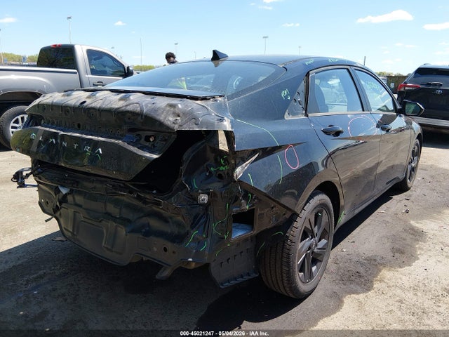 Hyundai ELANTRA Sel