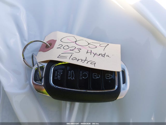 Hyundai ELANTRA Sel