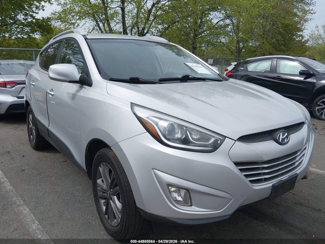 Salvage Hyundai TUCSON Image