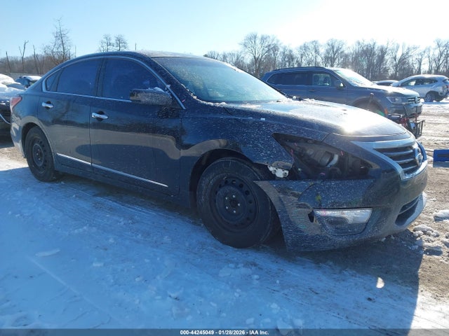 Salvage Nissan Altima Image