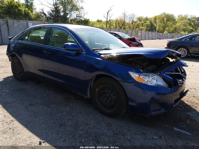 Salvage Toyota Camry Image