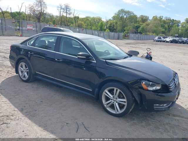 Salvage Volkswagen Passat Image