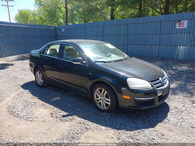 Salvage Volkswagen Jetta Image