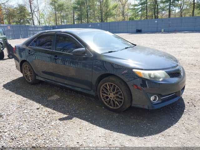 Salvage Toyota Camry Image