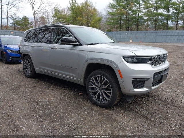 Salvage Jeep Grand Cherokee Image