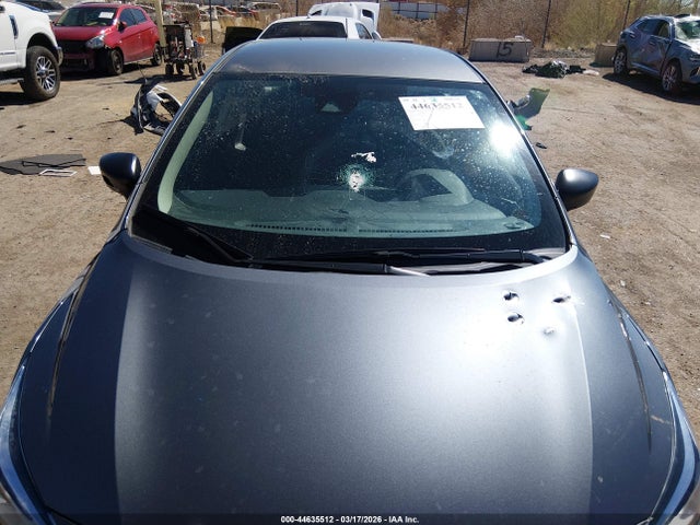 Nissan Versa 1.6 S