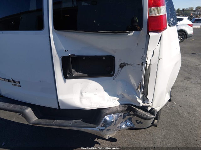 Chevrolet Express Lt