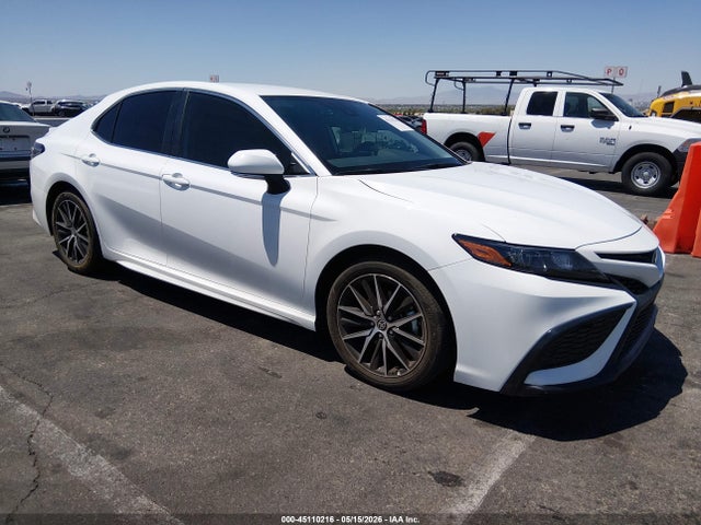 Salvage Toyota Camry Image
