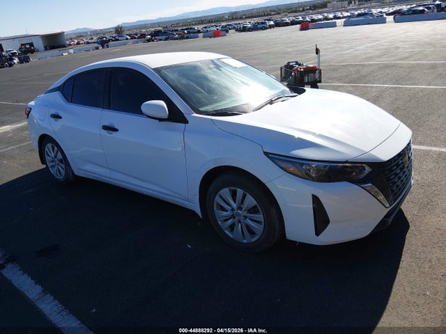 Salvage Nissan Sentra Image