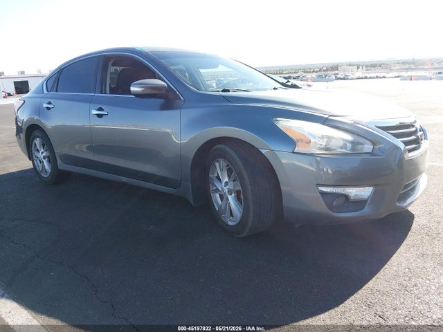 Salvage Nissan Altima Image