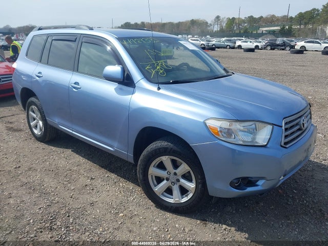 Salvage Toyota Highlander Image