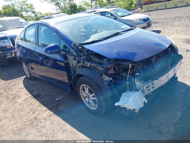 Salvage Toyota Prius Image