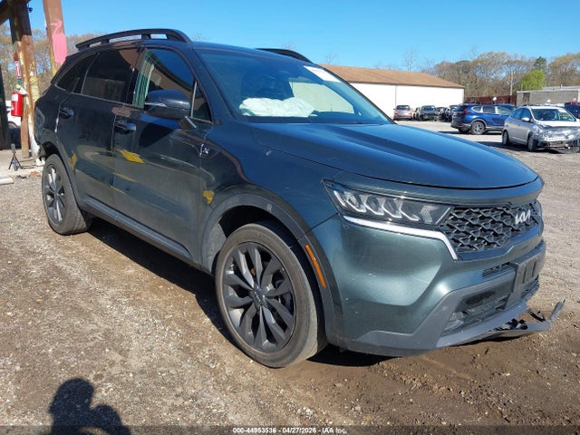 Salvage Kia Sorento Image
