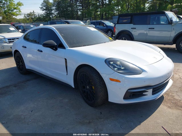 Salvage Porsche Panamera Image