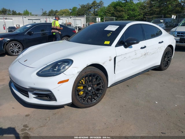 Porsche Panamera 4s