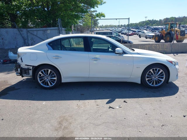 INFINITI Q50 3.0t Luxe