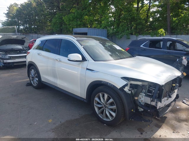 Salvage INFINITI Qx Image