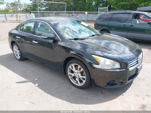 Salvage Nissan Maxima Image