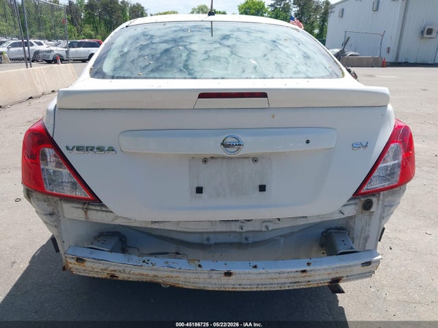 Nissan Versa