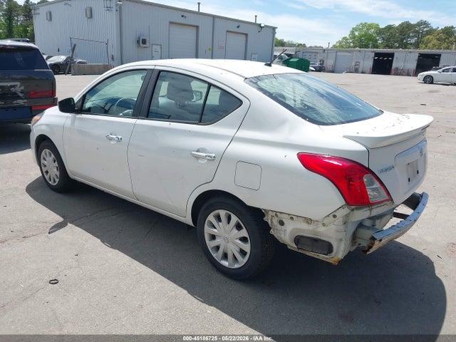 Nissan Versa
