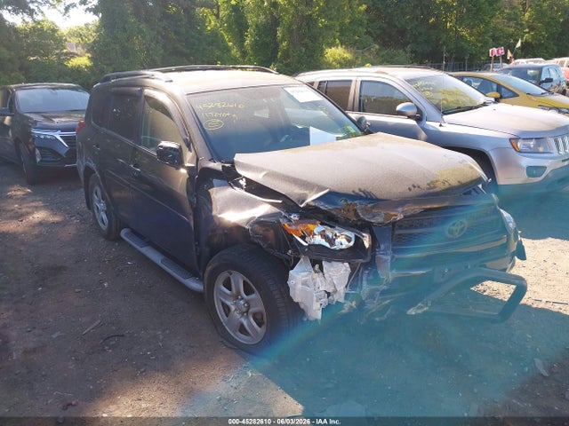 Salvage Toyota RAV4 Image