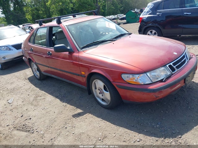 Salvage Saab 900 Image
