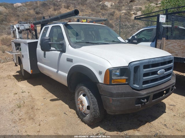 Salvage Ford F-350 Image