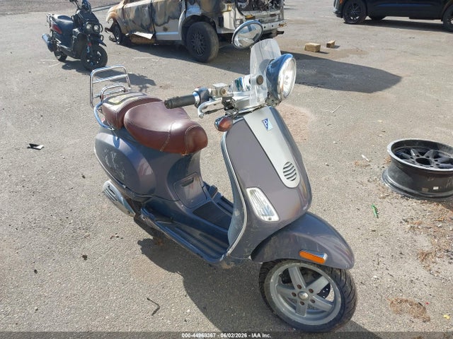 Salvage Vespa Lx Image