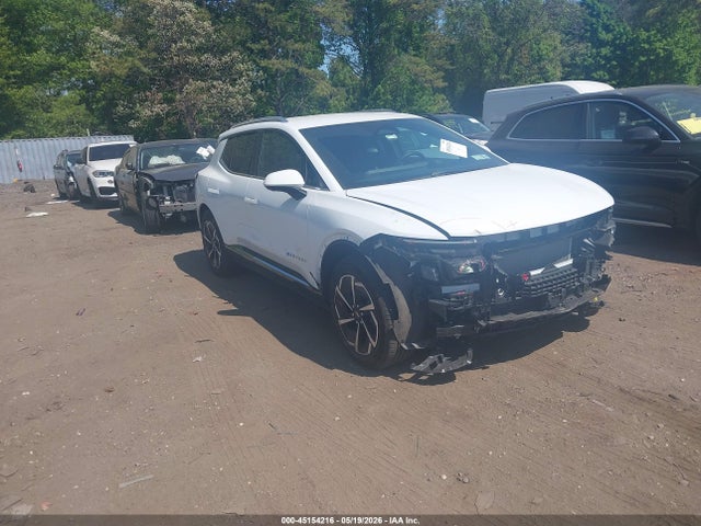 Salvage Chevrolet Equinox Image
