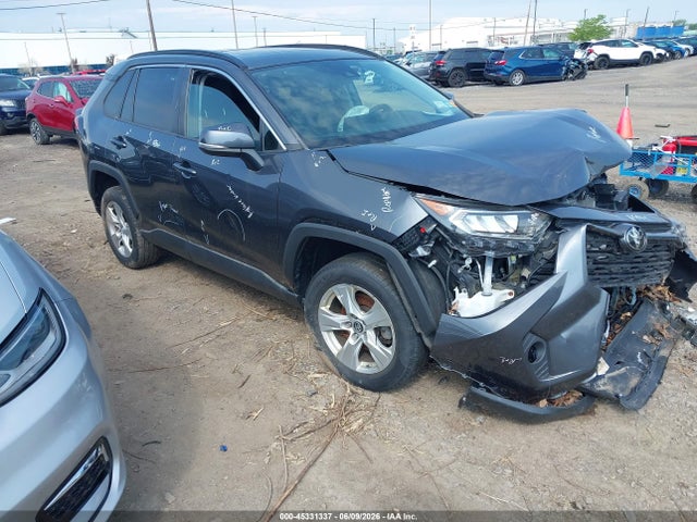 Salvage Toyota RAV4 Image