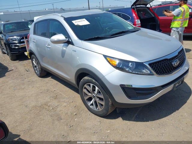 Salvage Kia Sportage Image