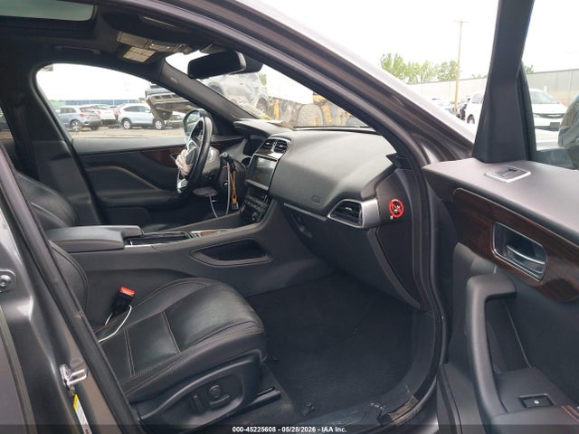 Jaguar F-PACE 35t Prestige