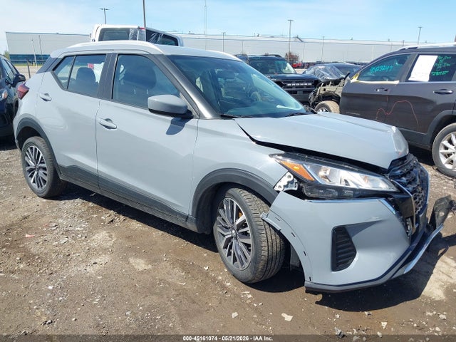 Salvage Nissan Kicks Image