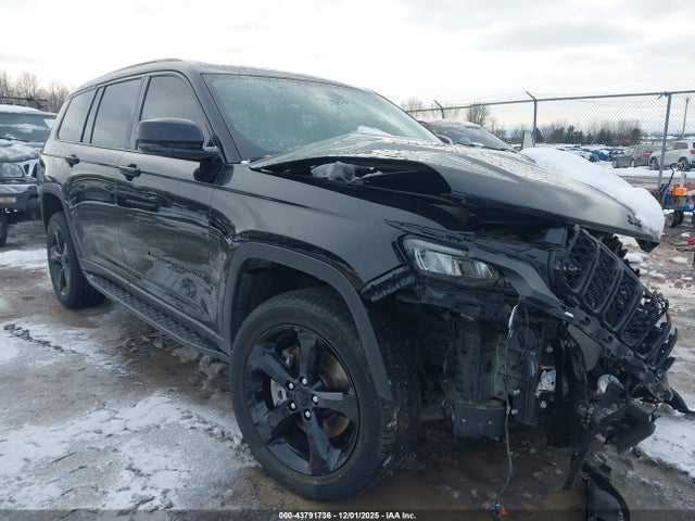 Salvage Jeep Grand Cherokee Image