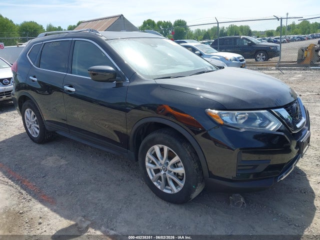 Salvage Nissan Rogue Image