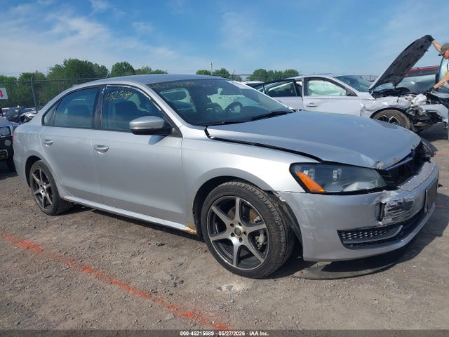 Salvage Volkswagen Passat Image