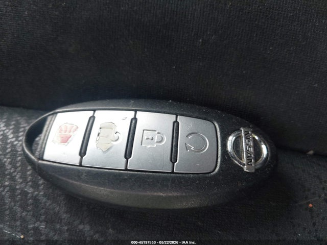 Nissan Pathfinder S