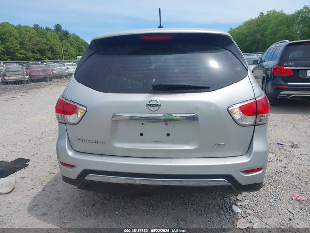 Nissan Pathfinder S