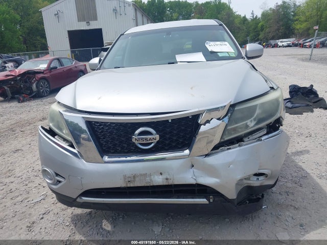 Nissan Pathfinder S