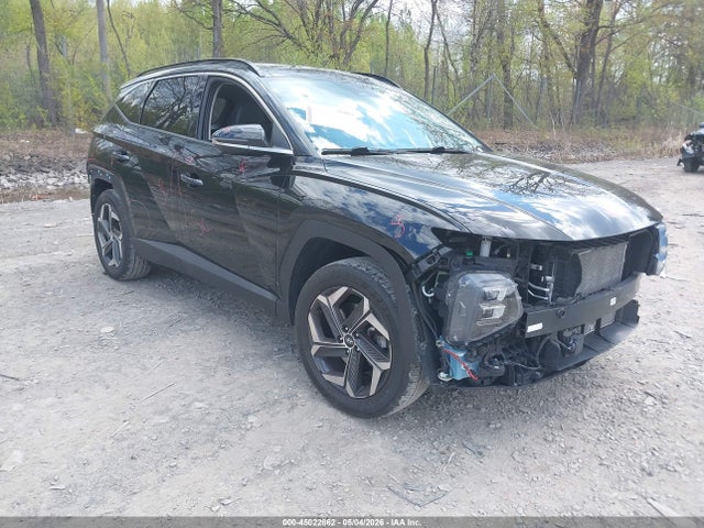 Salvage Hyundai TUCSON Image
