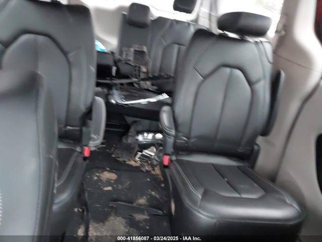 Chrysler Pacifica Touring L
