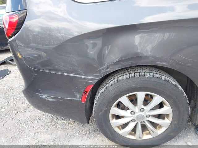Chrysler Pacifica Touring L Plus
