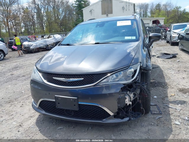 Chrysler Pacifica Touring L Plus